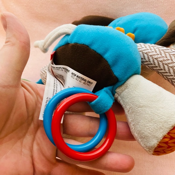 NWOT Skip Hop Elephant Bandana Buddies Stroller Toy - Picture 6 of 8